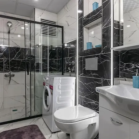 Apartment 3-sehir Merkezinde Bueyuek 3 Yatak Odasi *