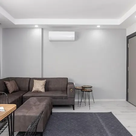 3-sehir Merkezinde Bueyuek 3 Yatak Odasi Antalya