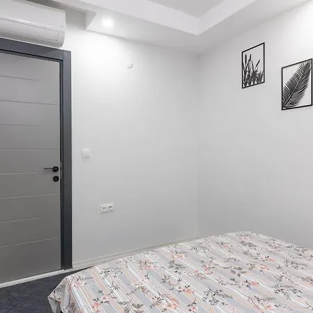 3-sehir Merkezinde Bueyuek 3 Yatak Odasi Lägenhet Antalya