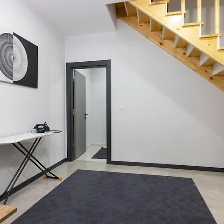 3-sehir Merkezinde Bueyuek 3 Yatak Odasi Antalya