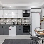 Appartamento 3-sehir Merkezinde Bueyuek 3 Yatak Odasi *