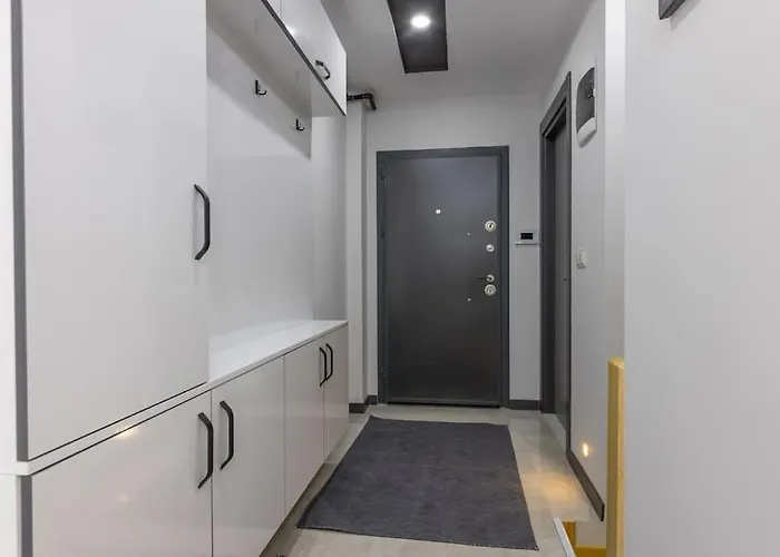 3-sehir Merkezinde Bueyuek 3 Yatak Odasi * Анталья