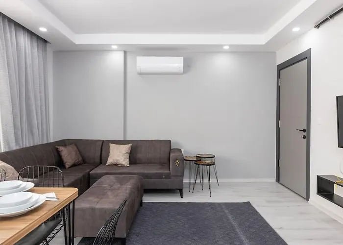 3-sehir Merkezinde Bueyuek 3 Yatak Odasi Анталья