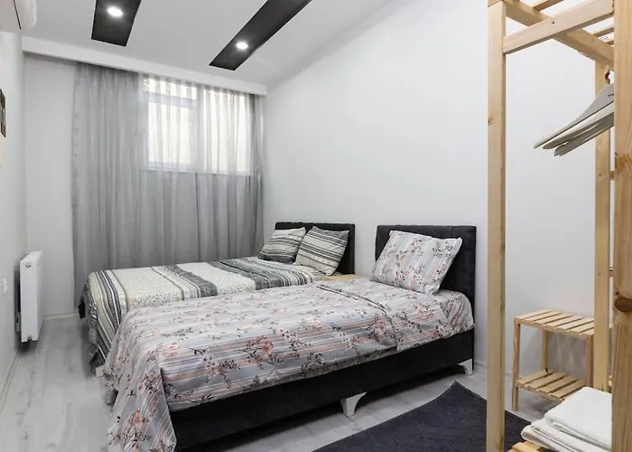 3-sehir Merkezinde Bueyuek 3 Yatak Odasi Διαμέρισμα Αττάλεια